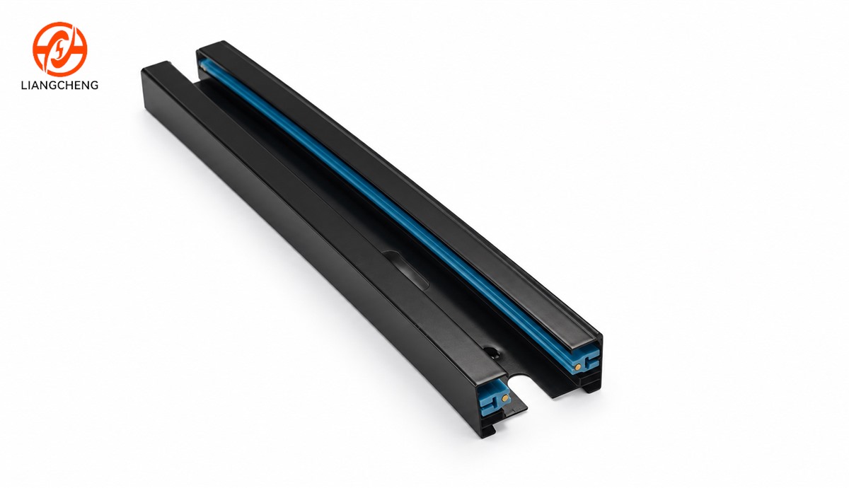 Complete visual of Liangcheng LY-014 two-wire track rail used as a comparison reference